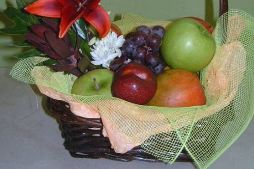 Cesta con frutas