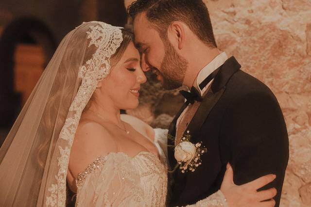 Novios felices