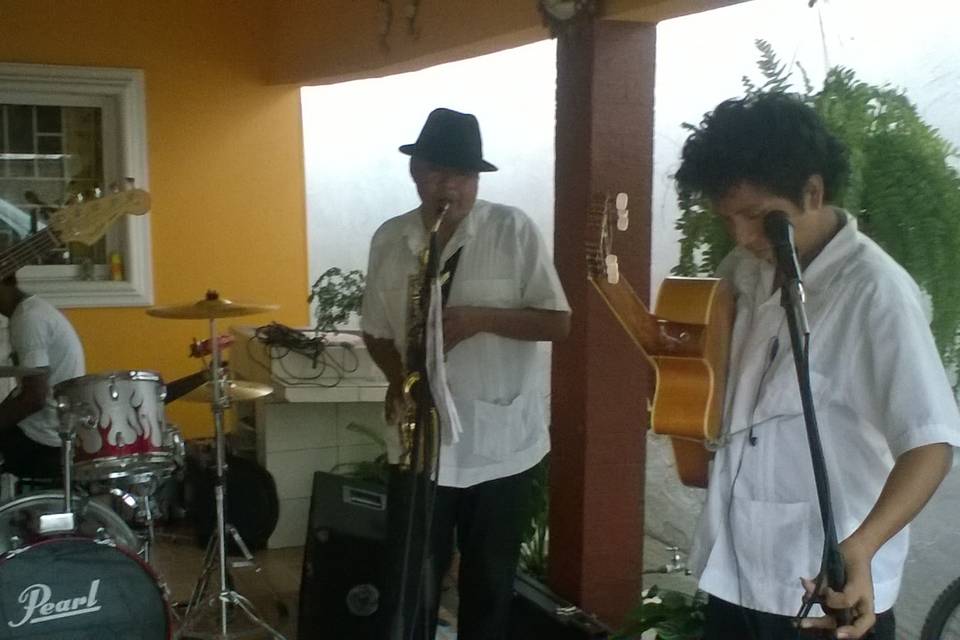 Saxo y guitarra
