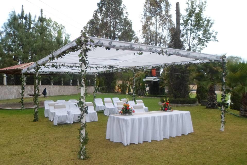 Banquete en Jardín