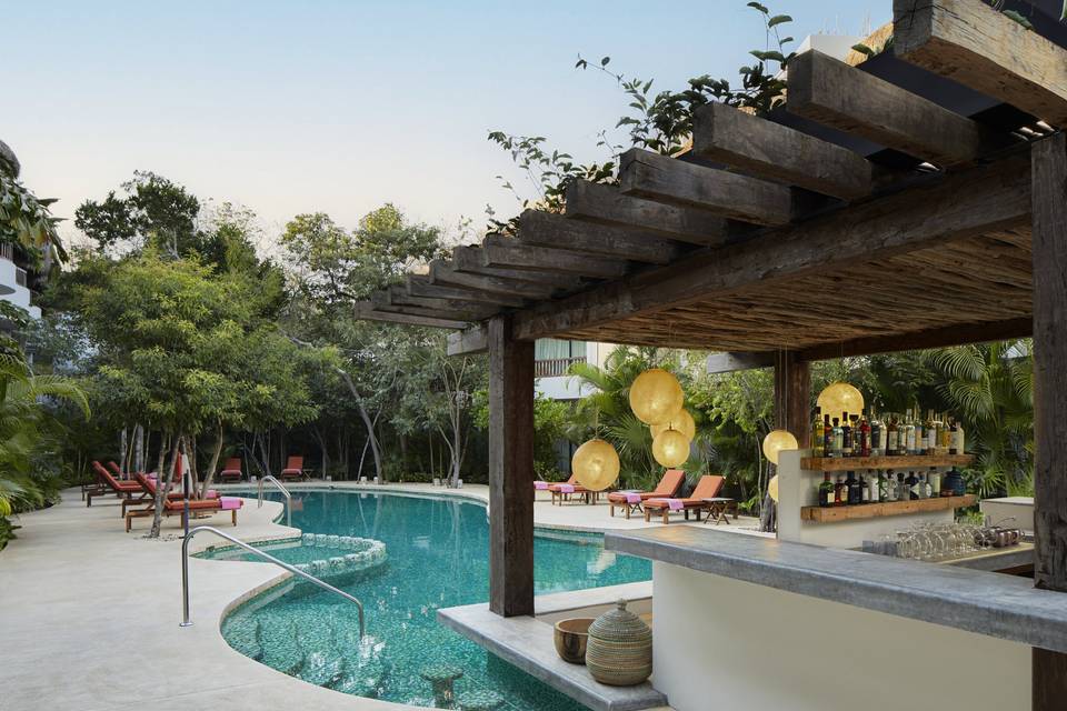 POOL BAR