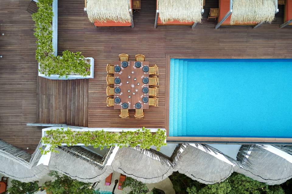 ROOFTOP POOL