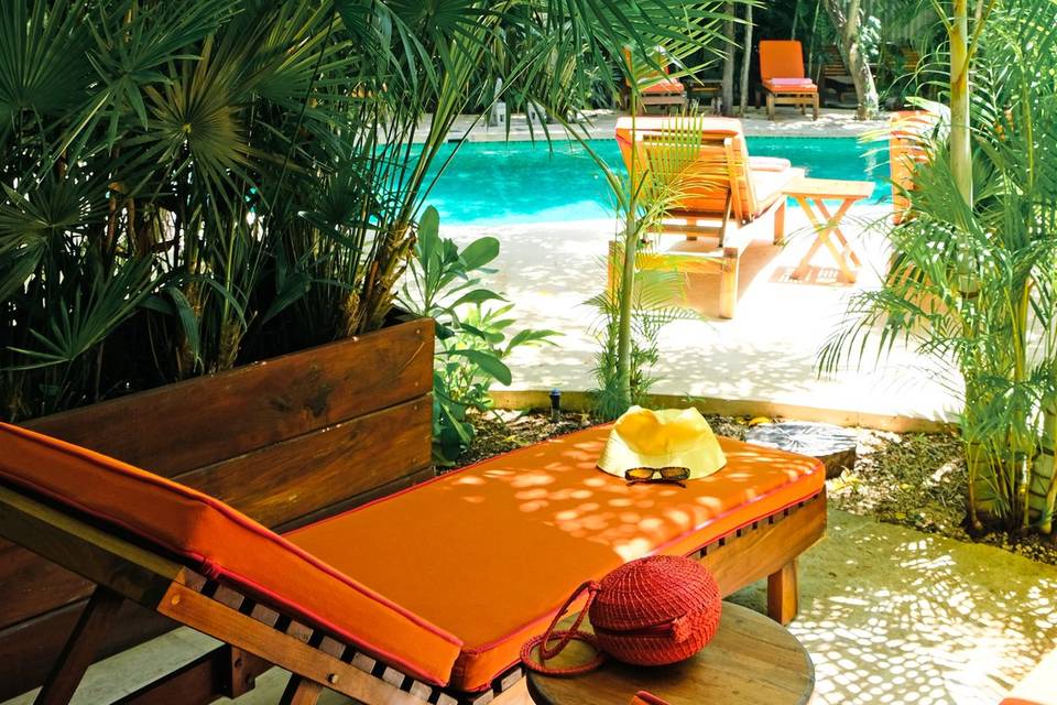 POOL VIEW -ESSENCIAL ROOM