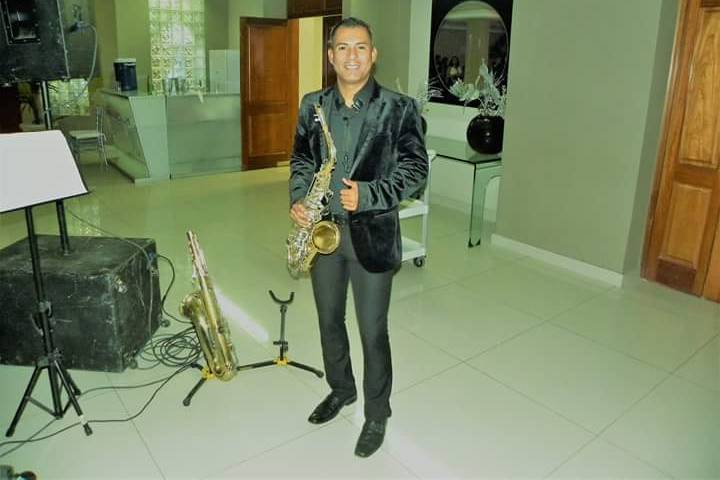 Edgar González - Saxofonista