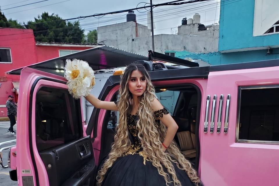 Quinceañera afuera