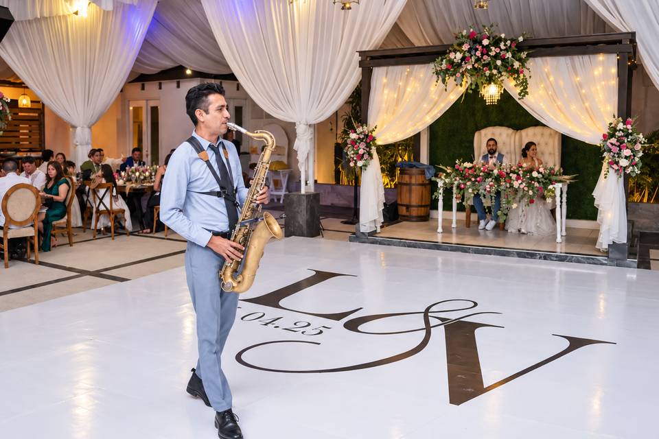 Allegra Sax pista