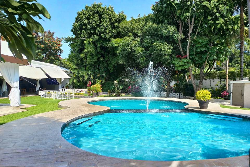 Piscina con fuente