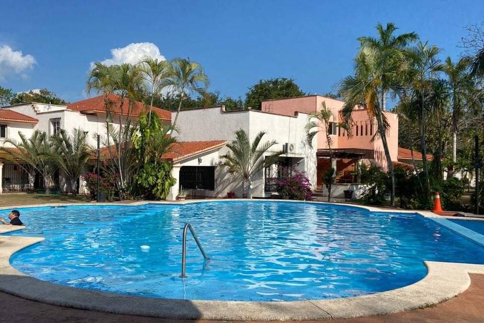 Piscina para eventos en jardín