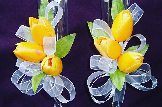 Copas de tulipanes amarrillos