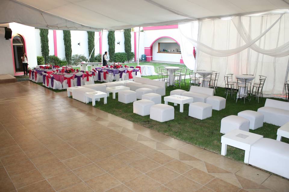 Montaje formal y lounge