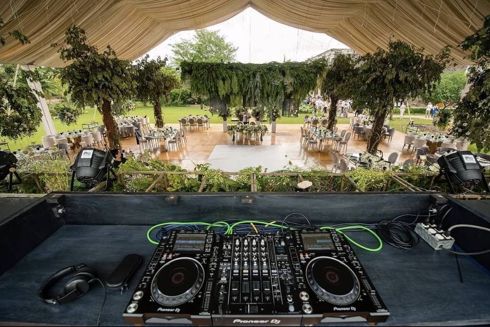 Dj Booth