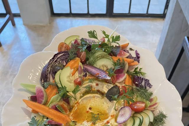 Humus y crudite vegetales