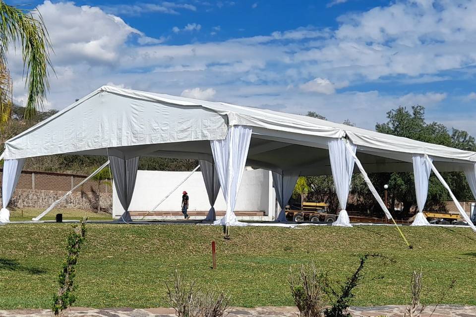 Carpa blanca