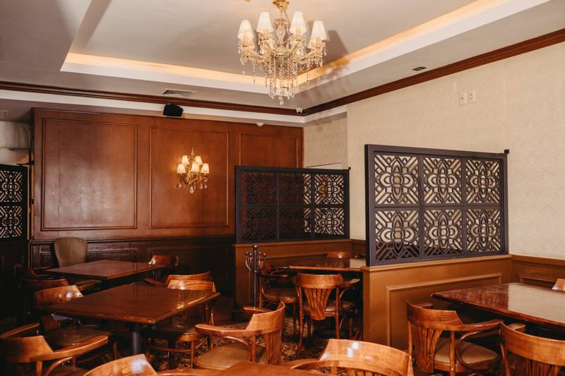 Bar...