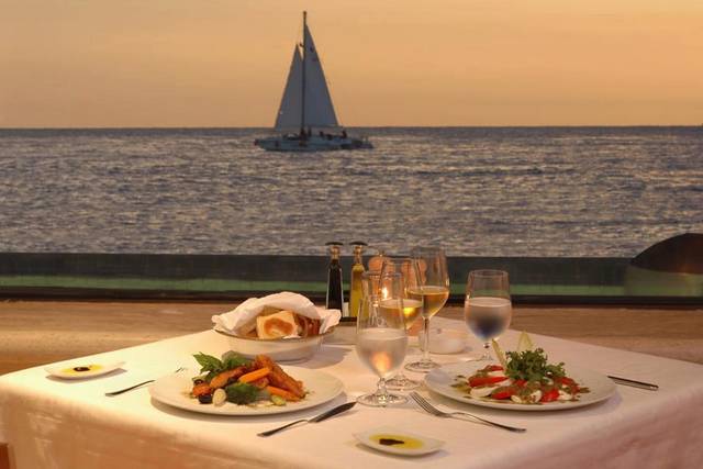 Banquete frente al mar