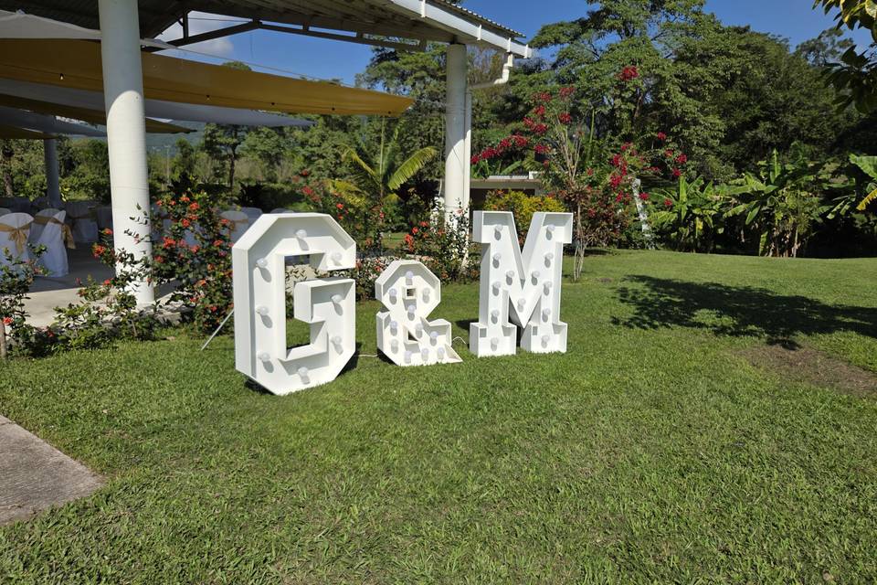 Letras Gigantes