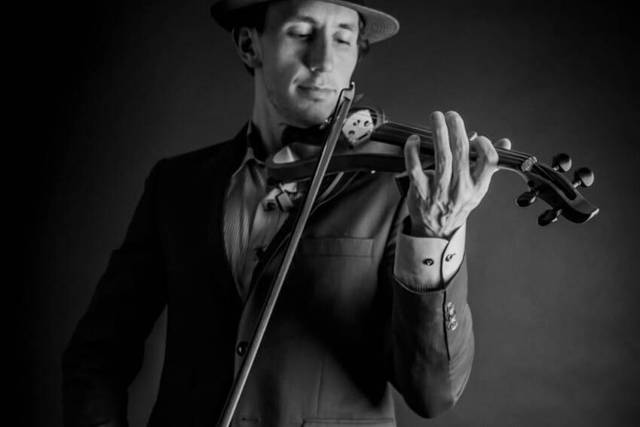 Violinista versátil