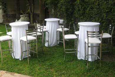 Decoración de las mesas en blanco