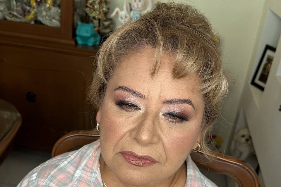 Izamar Makeup