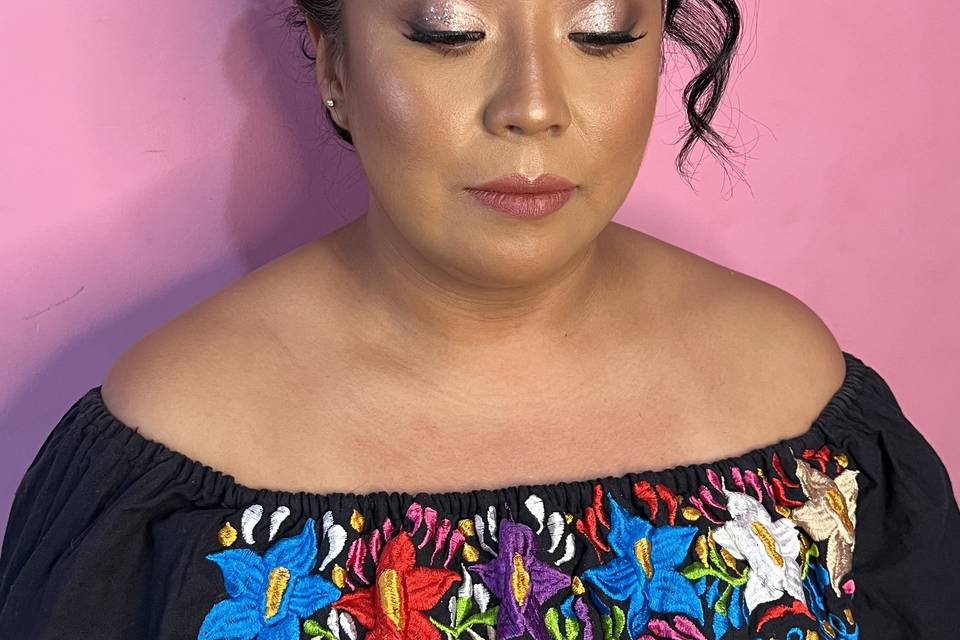 Izamar Makeup