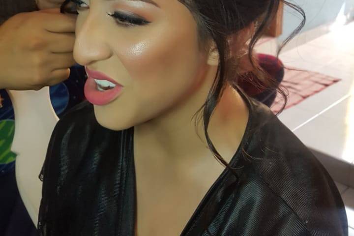 Izamar Makeup