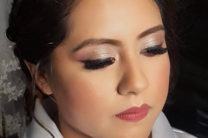 Izamar Makeup