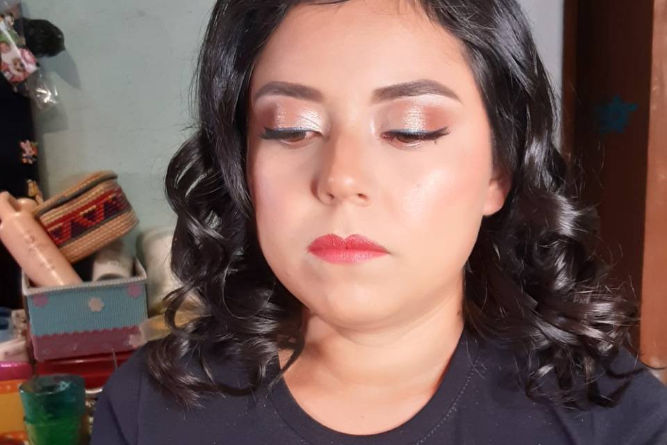 Izamar Makeup