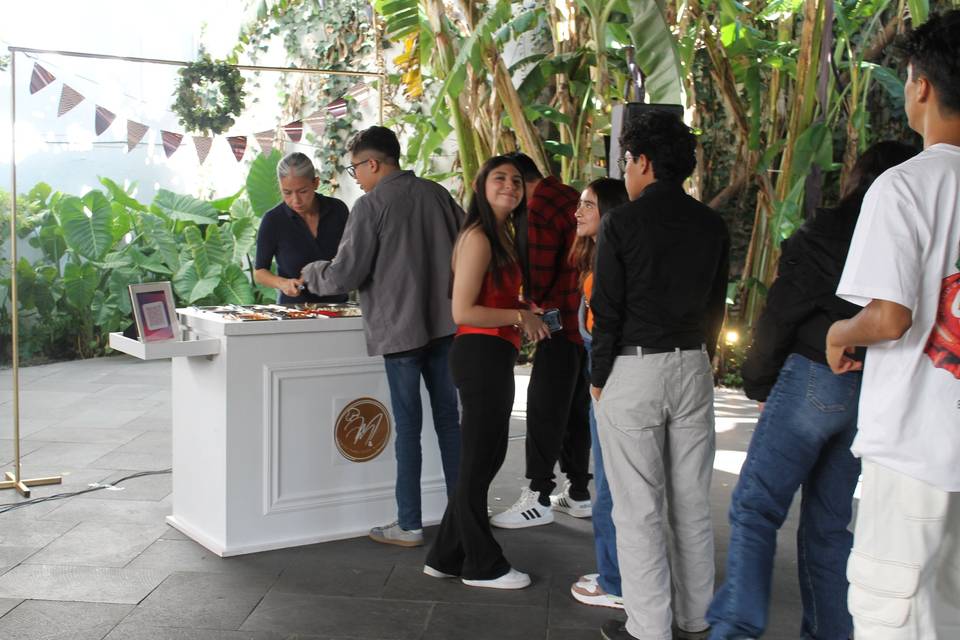 Con los  clientes