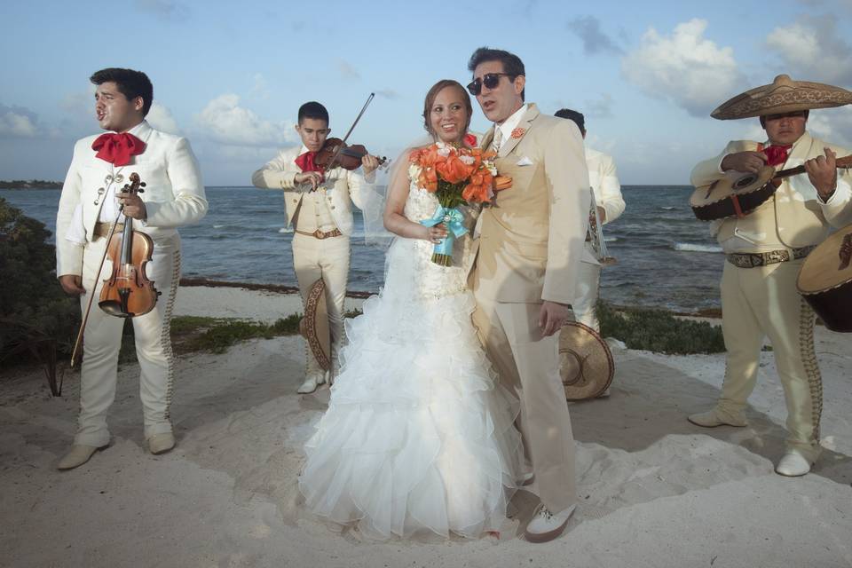 Liz & Rob - Akumal 2015. Mex.