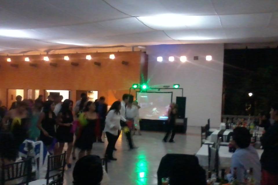 Mediano con Pantalla