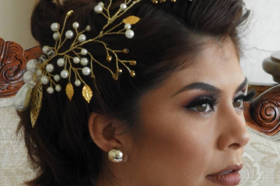 Berelendis Flores Headpiece