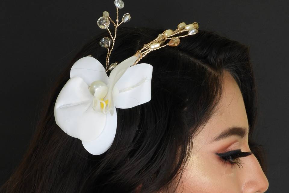 Berelendis Flores Headpiece