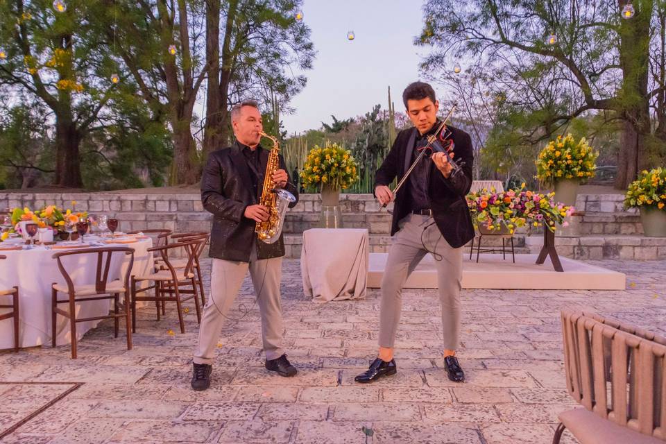 Sax y violín