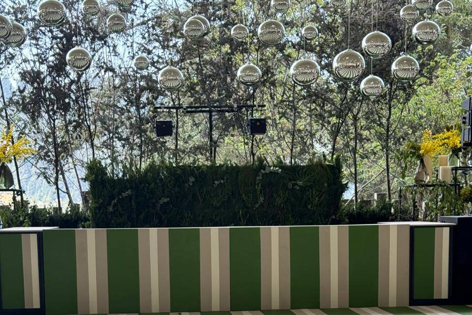 Pista de baile y barra pintada