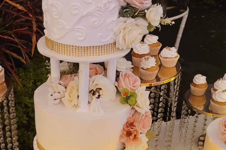 Pastel con muñecos