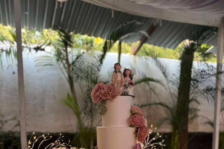 Pastel con liston rosa