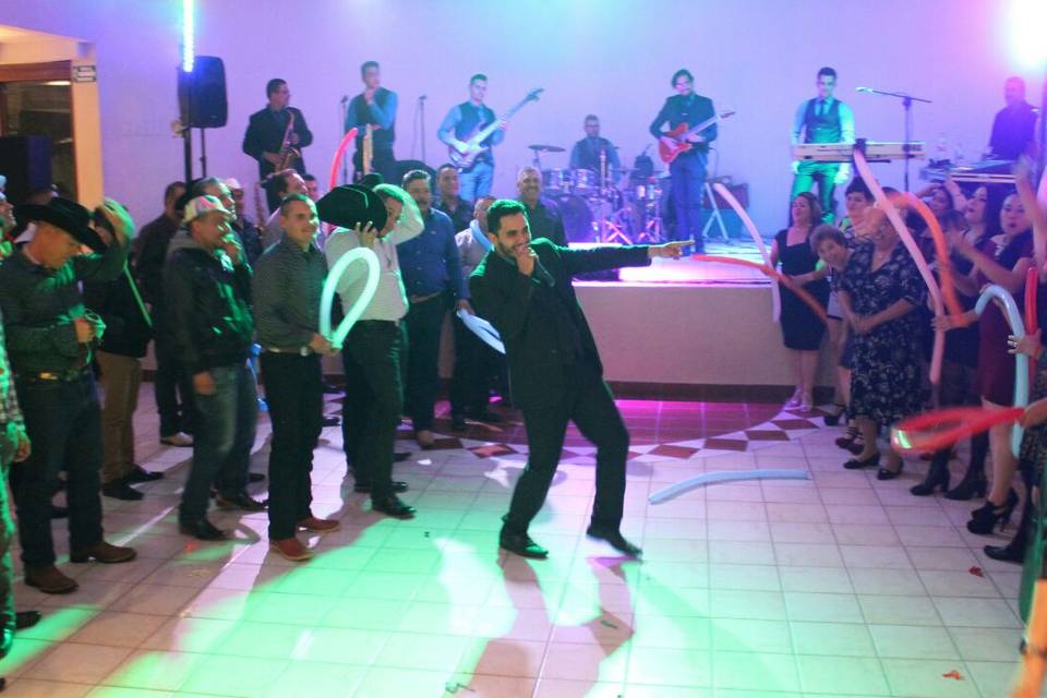 Grupo Show Latino