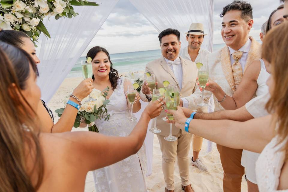 Brindis al fin de la ceremonia