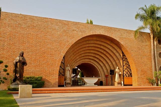 Capilla dentro de la hacienda