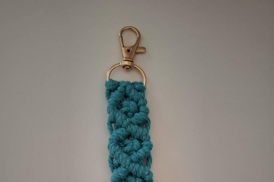 Llavero de macramé verde