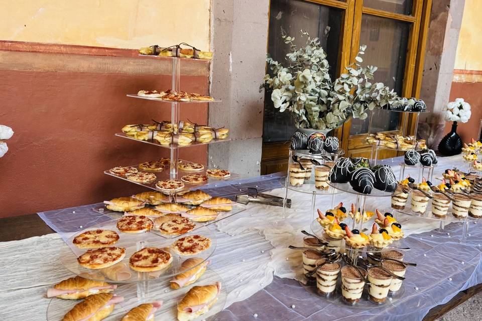Mesa de canapés