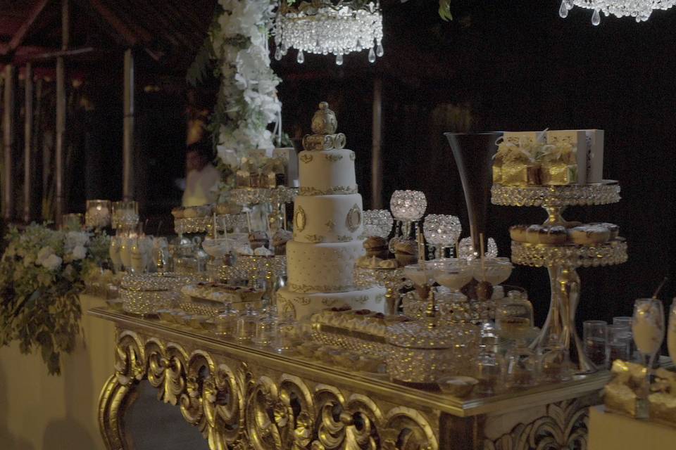 Mesa de postres y pastel