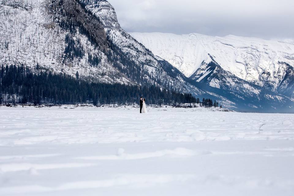 Olivia & isaac - banff, canada