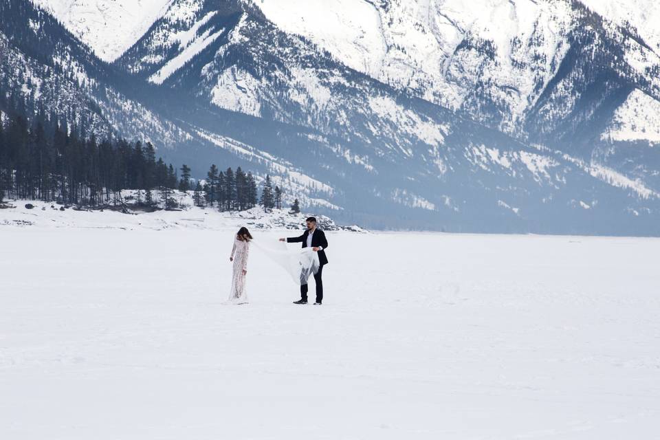 Olivia & isaac - banff, canada