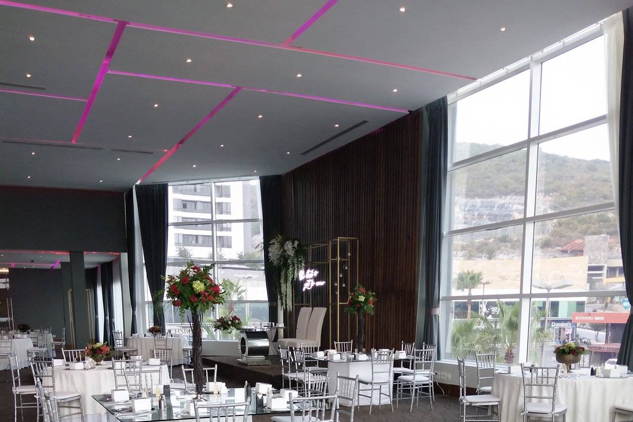 Lux Eventos - Consulta Disponibilidad Y Precios