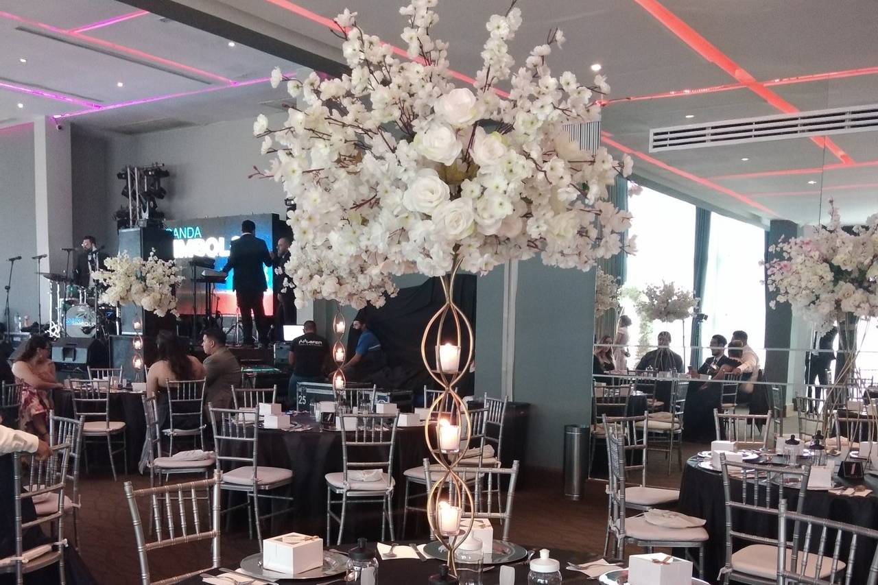 Lux Eventos - Consulta Disponibilidad Y Precios