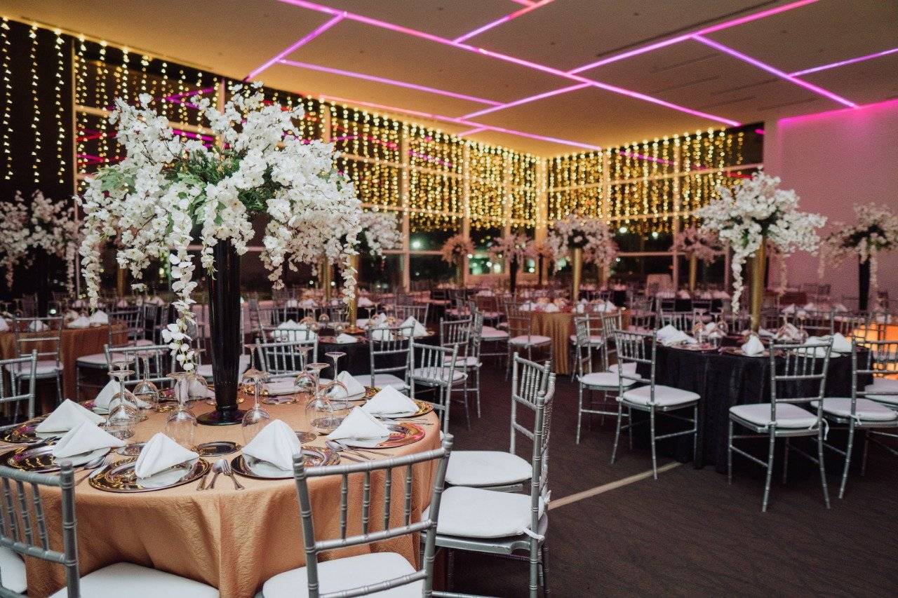 Lux Eventos - Consulta Disponibilidad Y Precios