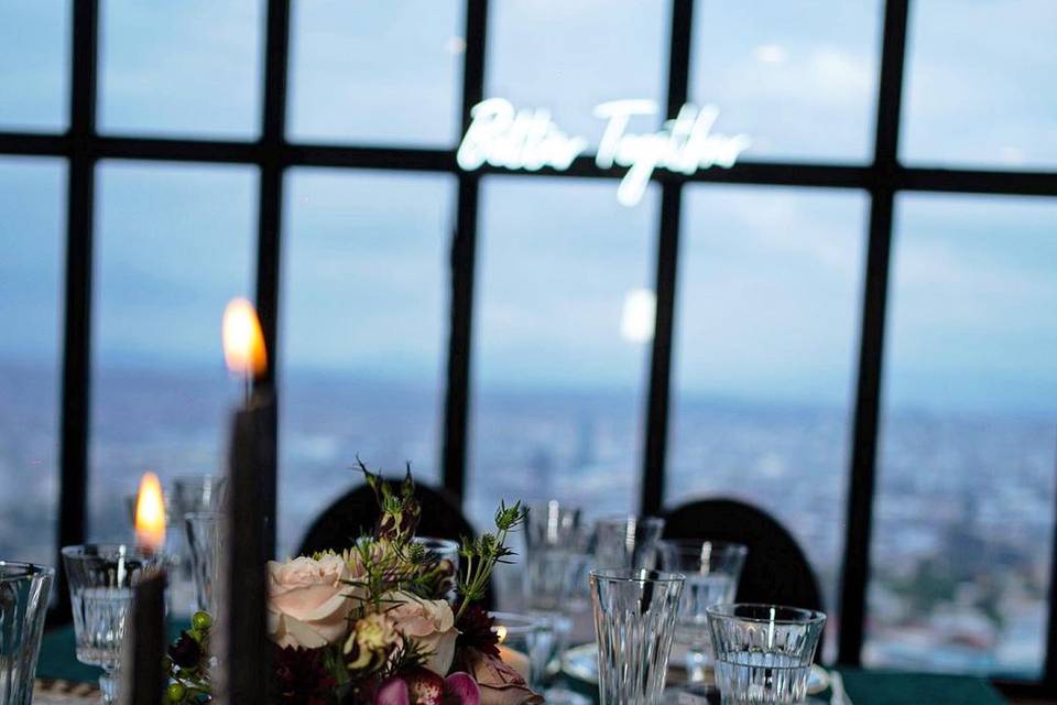 Copas de cristal y decoración de velas