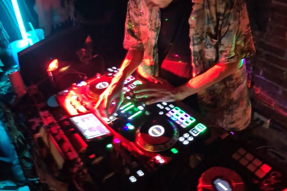 DJ Performance
