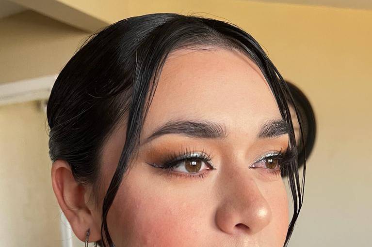 Maquillaje Graduada